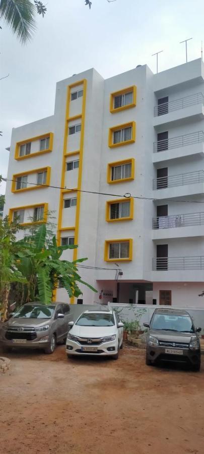 Nachiyar Suites Thiruvananthapuram Exterior photo